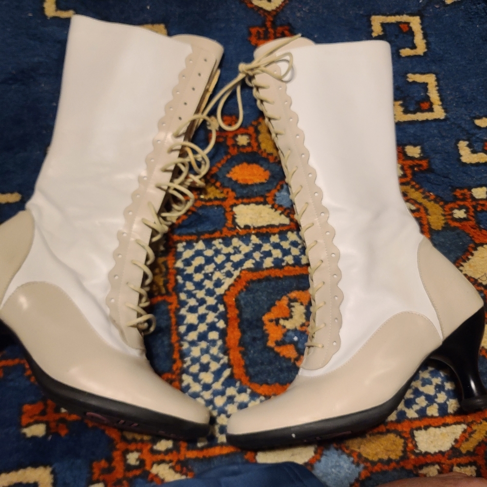 John fluevog fellowship hi katrin wedding boots size 6.